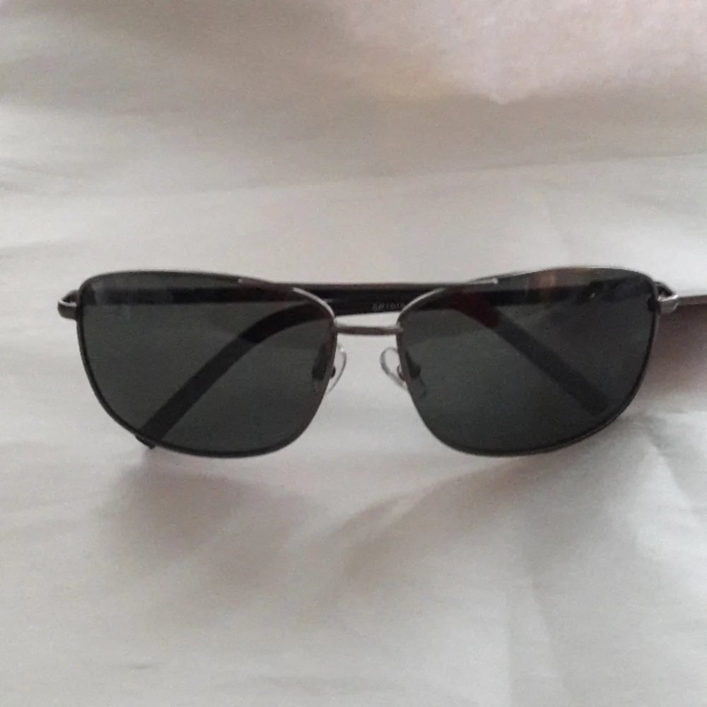 Foster Grant TruPolar Max Block Sunglasses Black Silver Frame UVA-UVA NWT